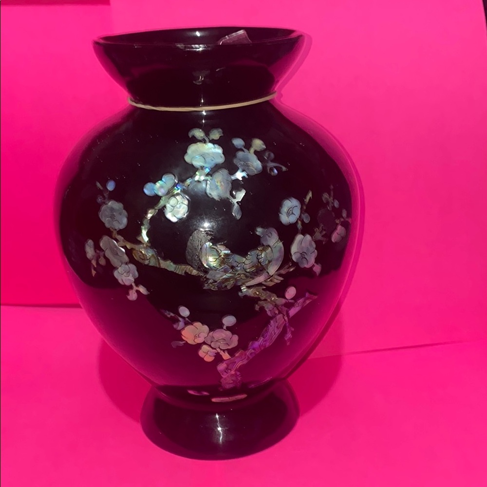 Elegant Black Floral Vase